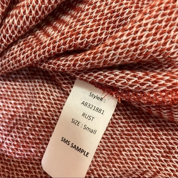 𝅺🎀 Sadie and Sage, rust striped long sleeved top, size S - Picture 8 of 8
